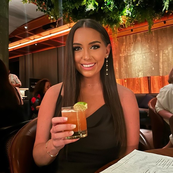 Meet your Posher, Makayla - Picture 1 of 1